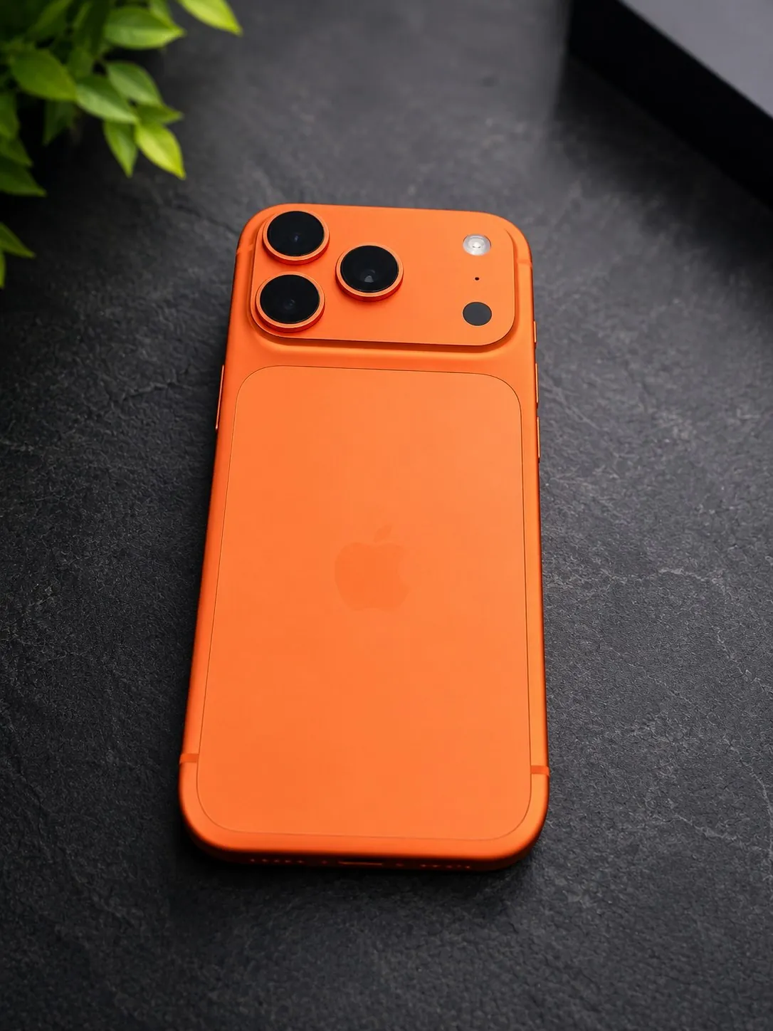 IPhone 17 Pro 256 ГБ Orange 1