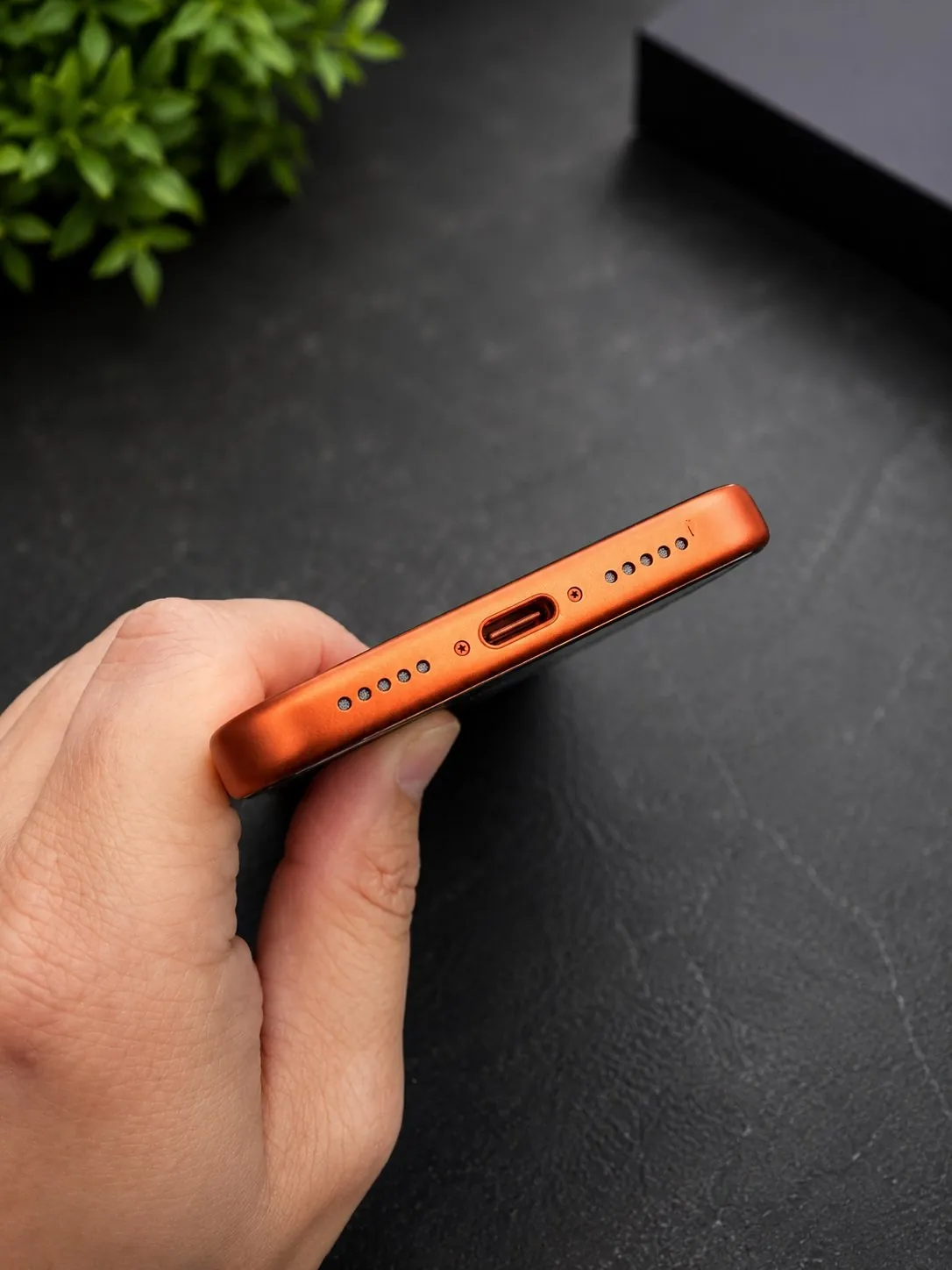 IPhone 17 Pro 256 ГБ Orange 4