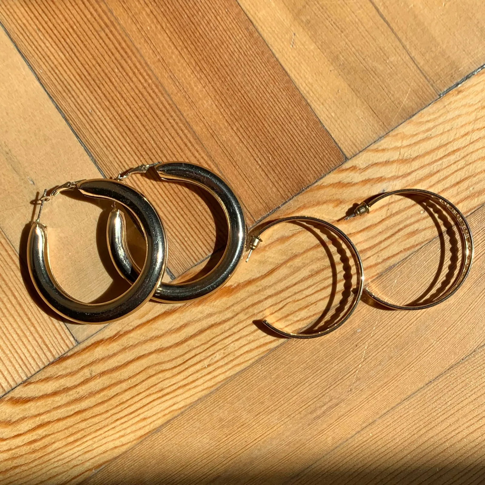 Лонгслив Urban Outfitters и серьги бижутерия 3