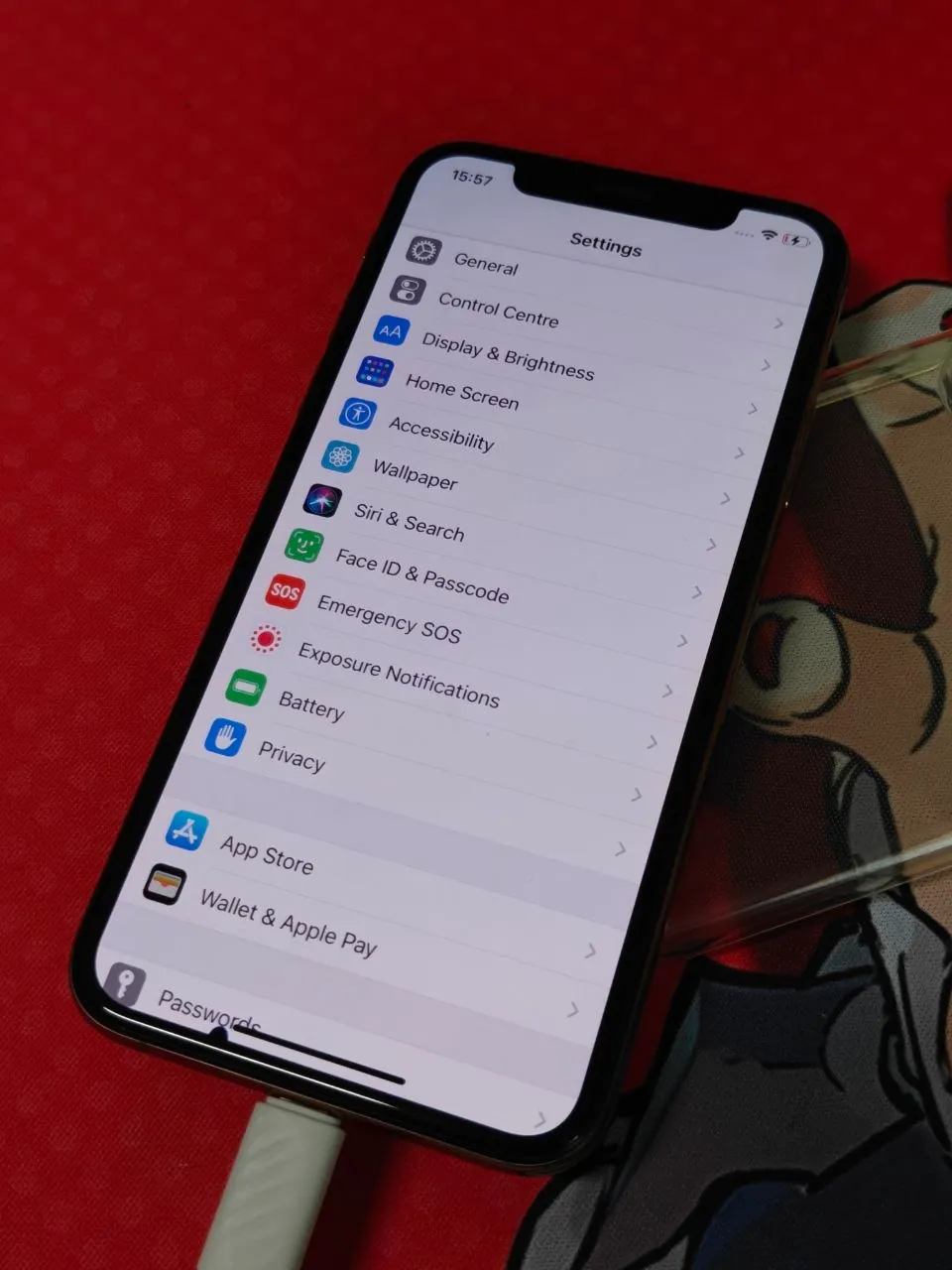 IPhone Xs 64 ГБ золотой с чехлом 5