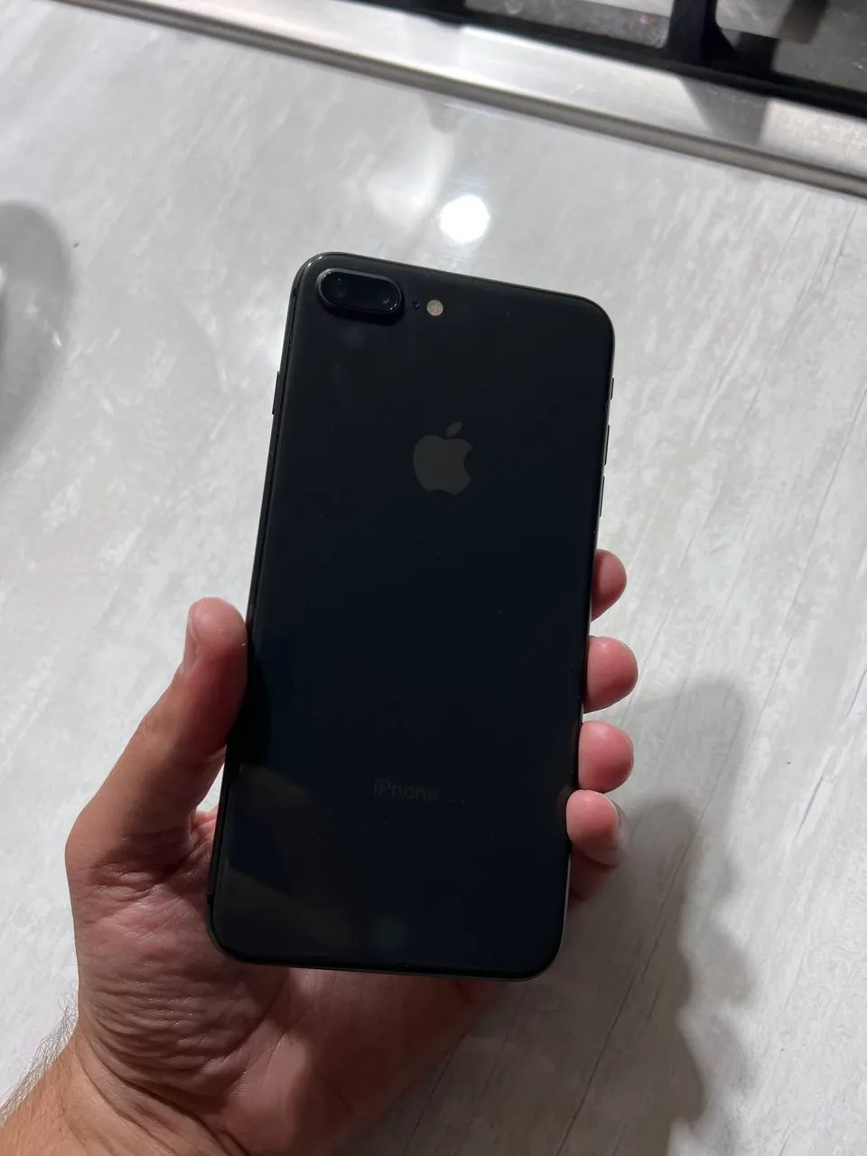 IPhone 8 Plus на 256 ГБ, батарея 73% 1