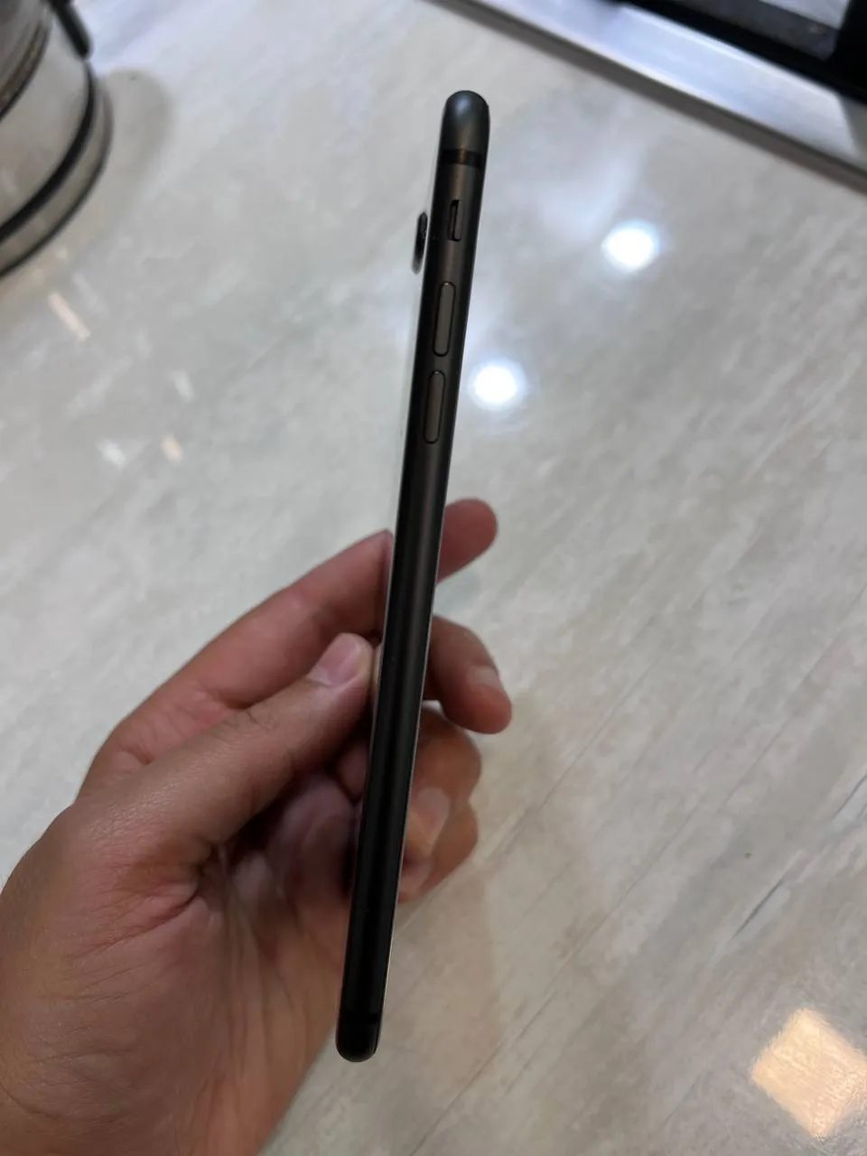 IPhone 8 Plus на 256 ГБ, батарея 73% 4