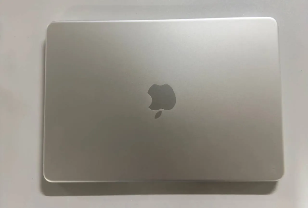 Ноутбуки MacBook Pro и Air разных моделей 4