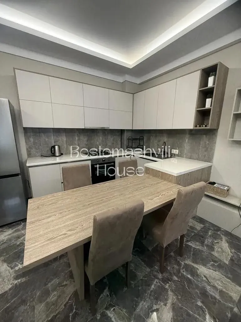 Квартира 67 м² с балконом в Сабуртало 4