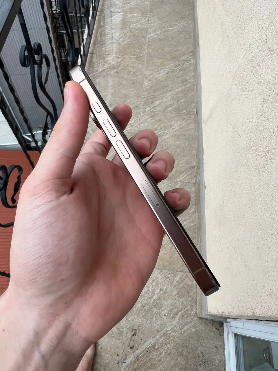 iPhone 16 Pro 93% аккумулятор 3