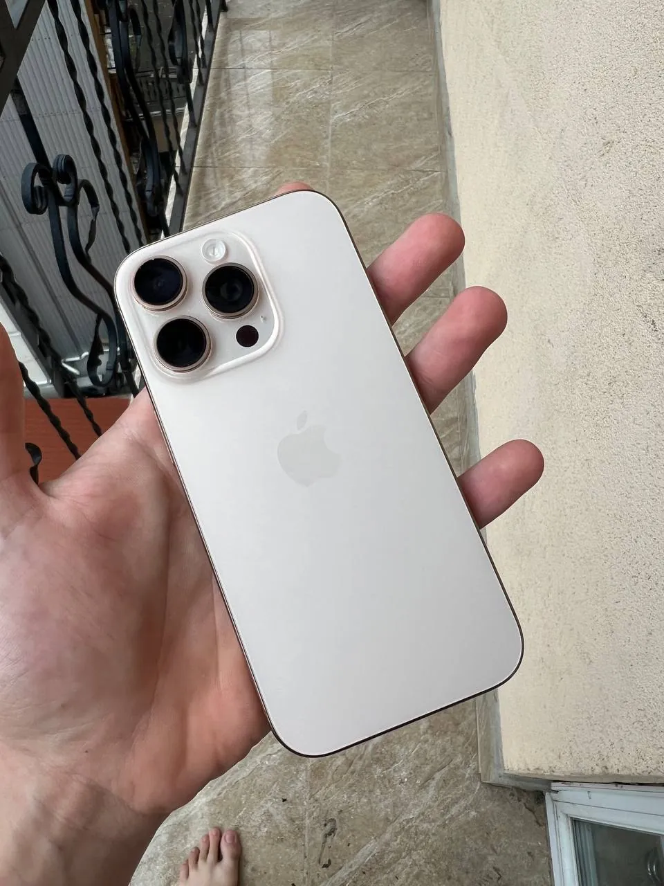 iPhone 16 Pro 93% аккумулятор 1