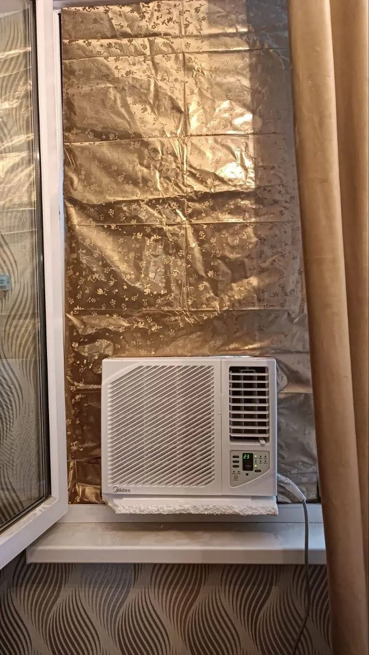 Оконный кондиционер Midea MWF-09CRN8 2
