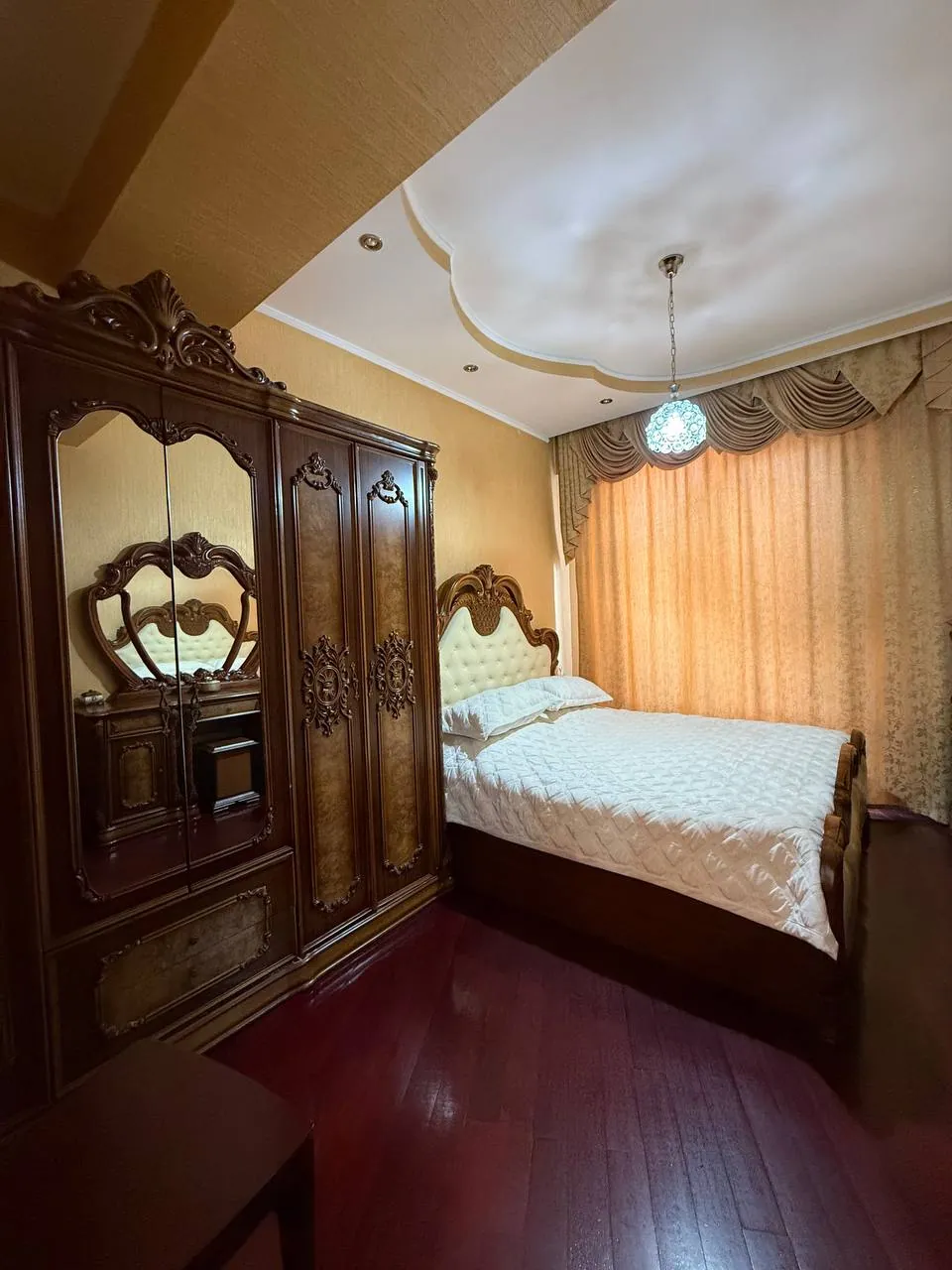 Квартира 180 м² с 2 спальнями в Сабуртало 10