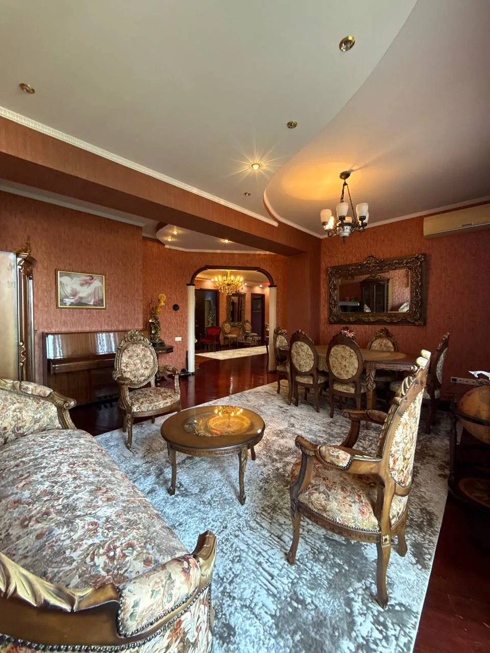 Квартира 180 м² с 2 спальнями в Сабуртало 4