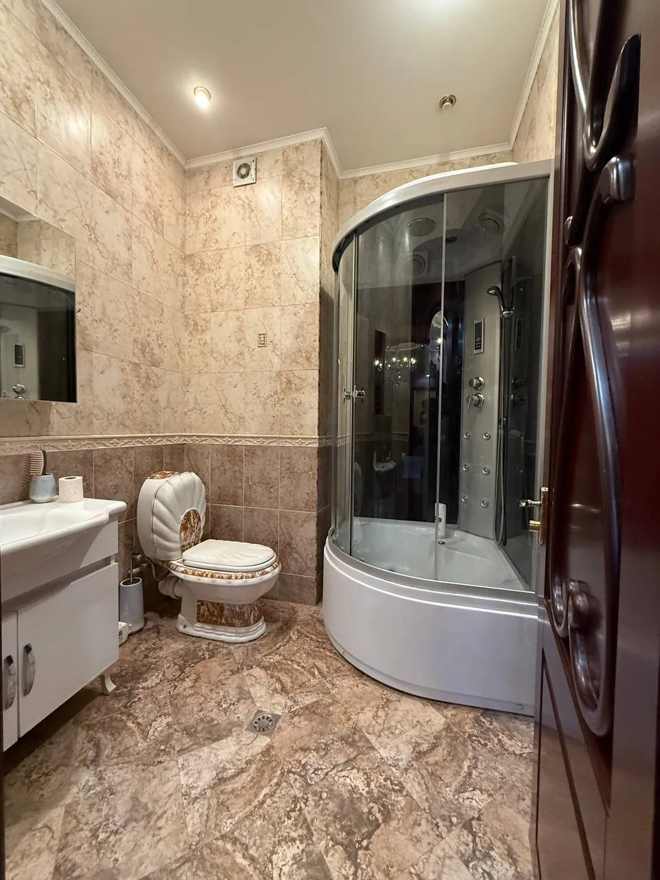 Квартира 180 м² с 2 спальнями в Сабуртало 8