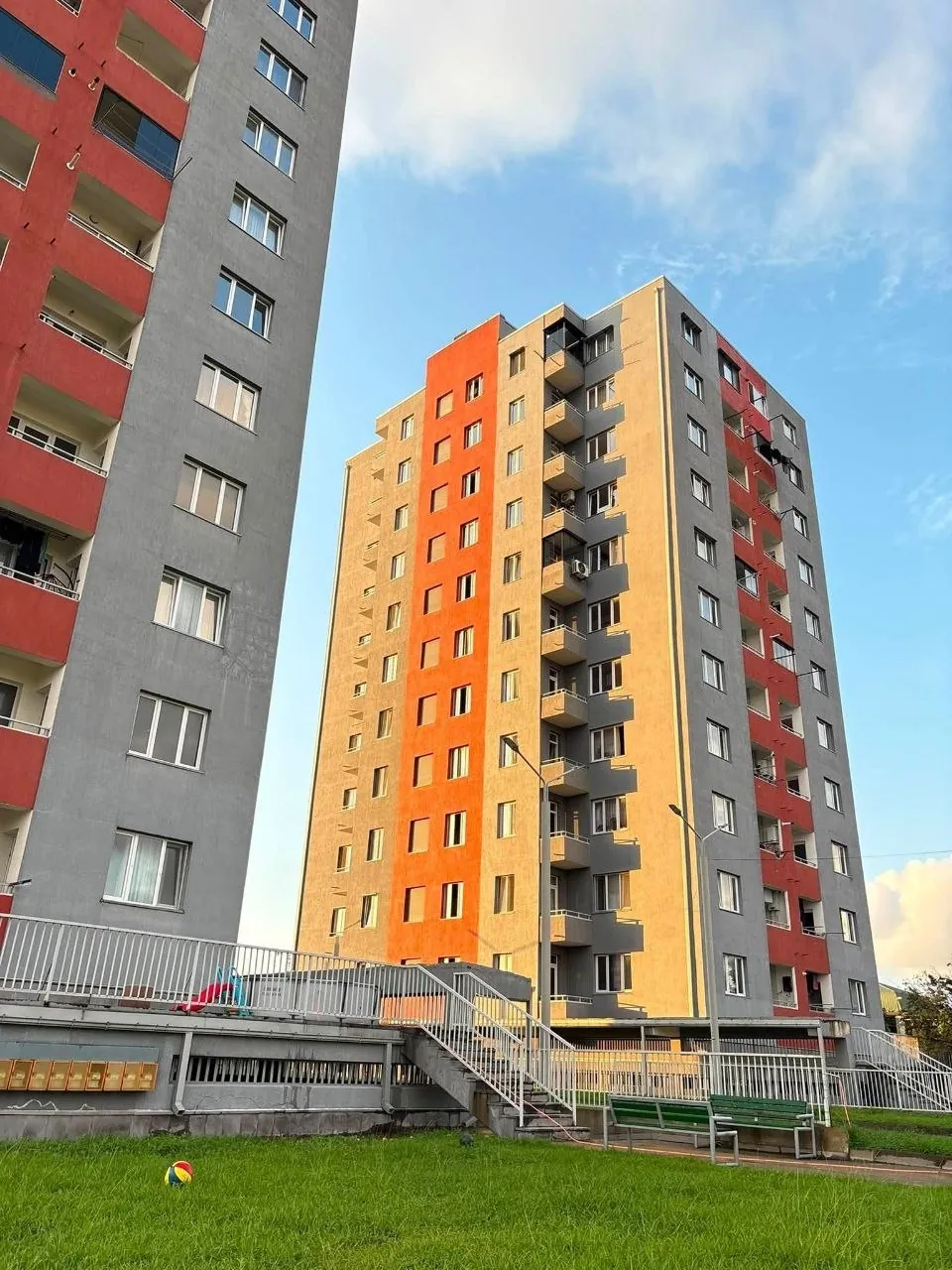 Квартира 85 м² с парковкой на Адлиа 9