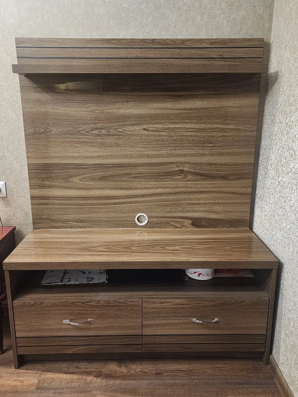 Шкаф-тумба под телевизор с ящиками 1
