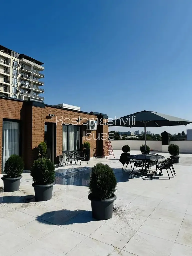 Квартира 90 м² с 4 комнатами в Исани 9