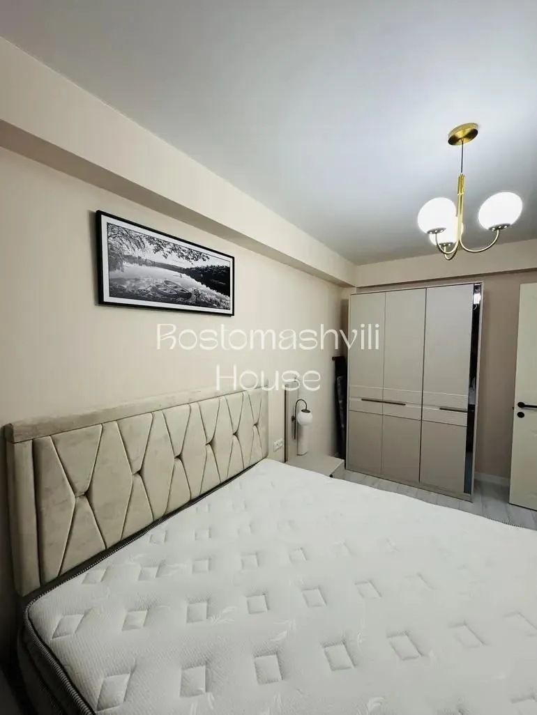 Квартира 90 м² с 4 комнатами в Исани 6
