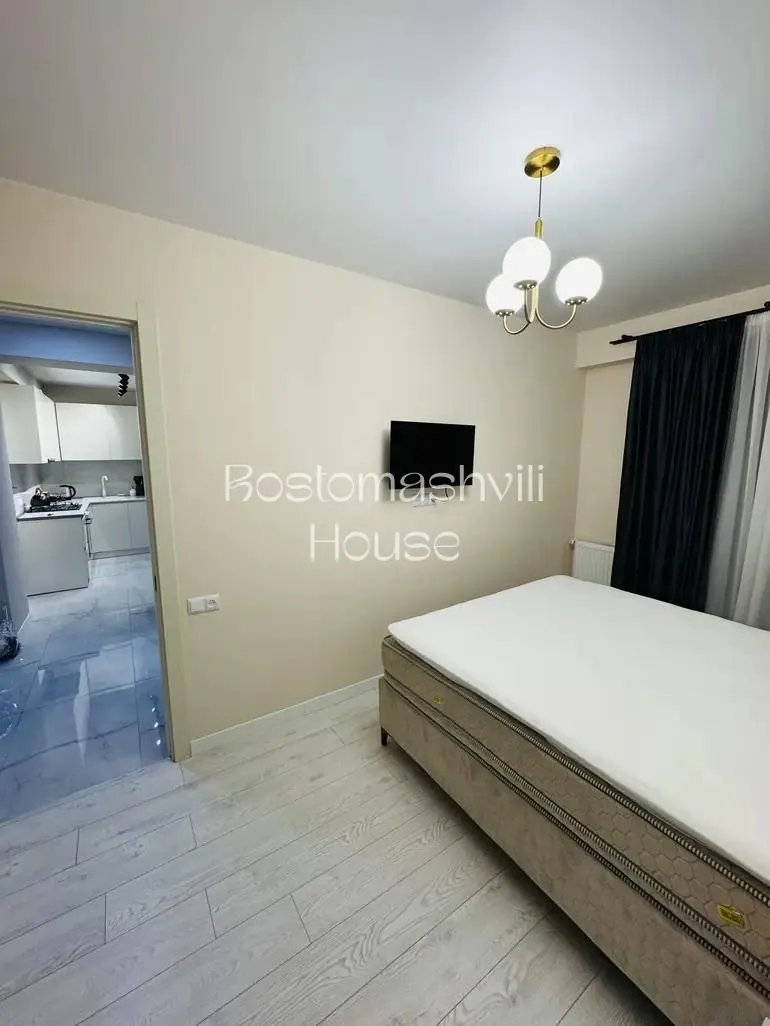 Квартира 90 м² с 4 комнатами в Исани 7