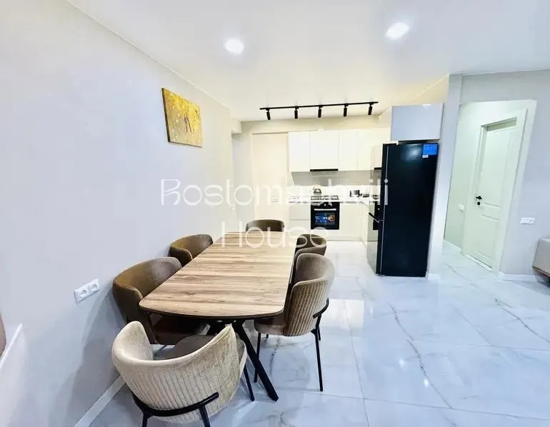 Квартира 90 м² с 4 комнатами в Исани 4