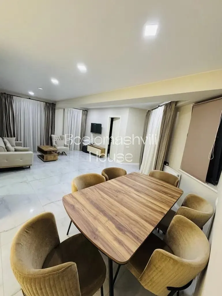 Квартира 90 м² с 4 комнатами в Исани 2