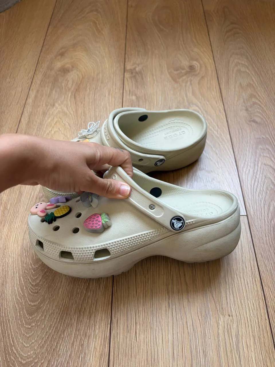 Crocs на каблуке с джибитсами, 39 размер 1