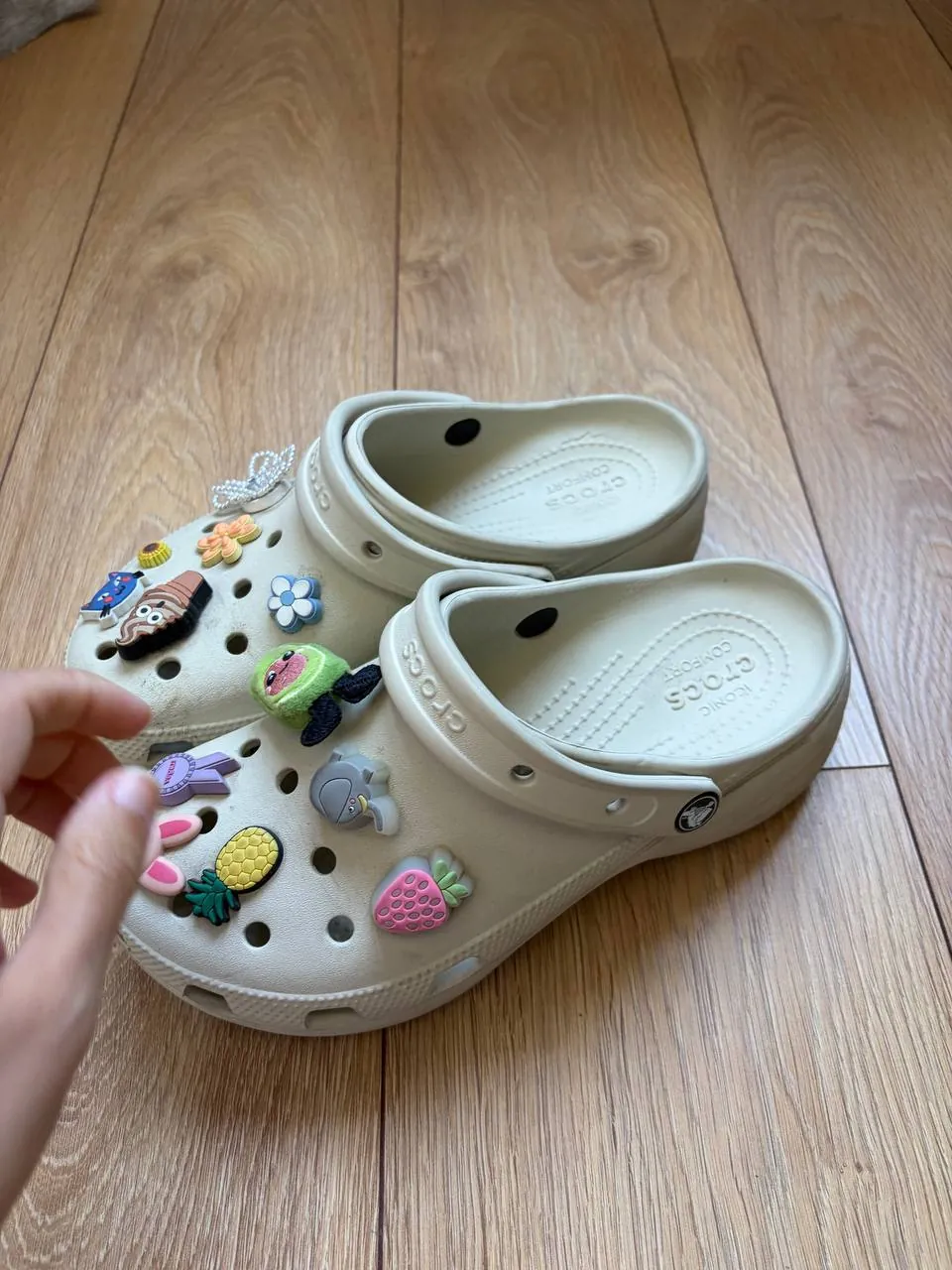 Crocs на каблуке с джибитсами, 39 размер 3