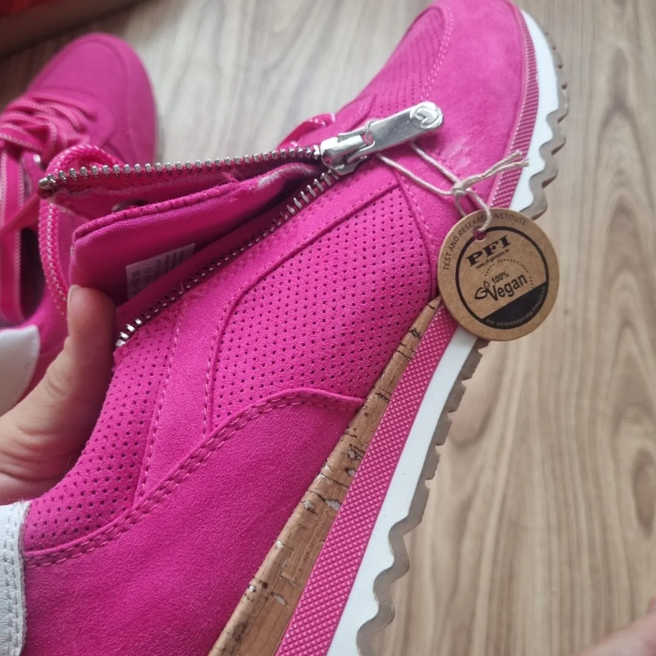 Туфли Marco Tozzi и кроссовки Adidas 2