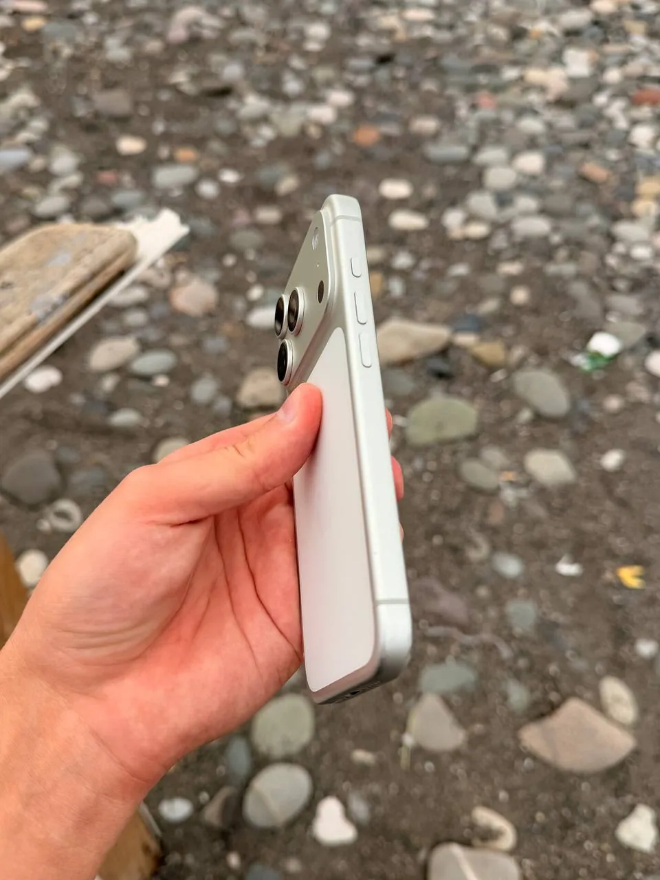 IPhone 17 Pro eSIM, экран с трещиной 3
