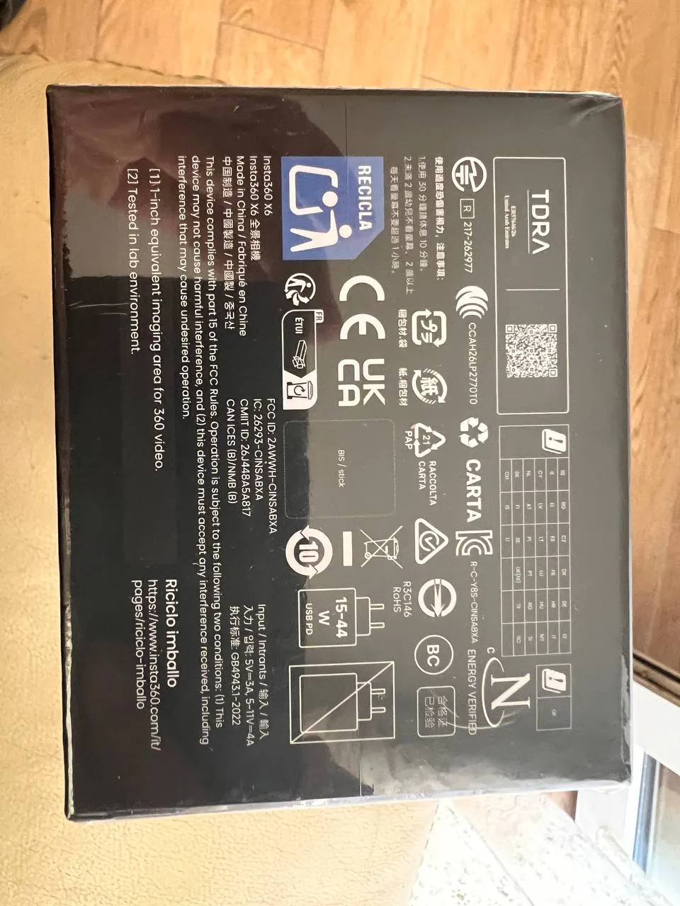 Экшн-камера Insta360 X6 Standard Bundle 4