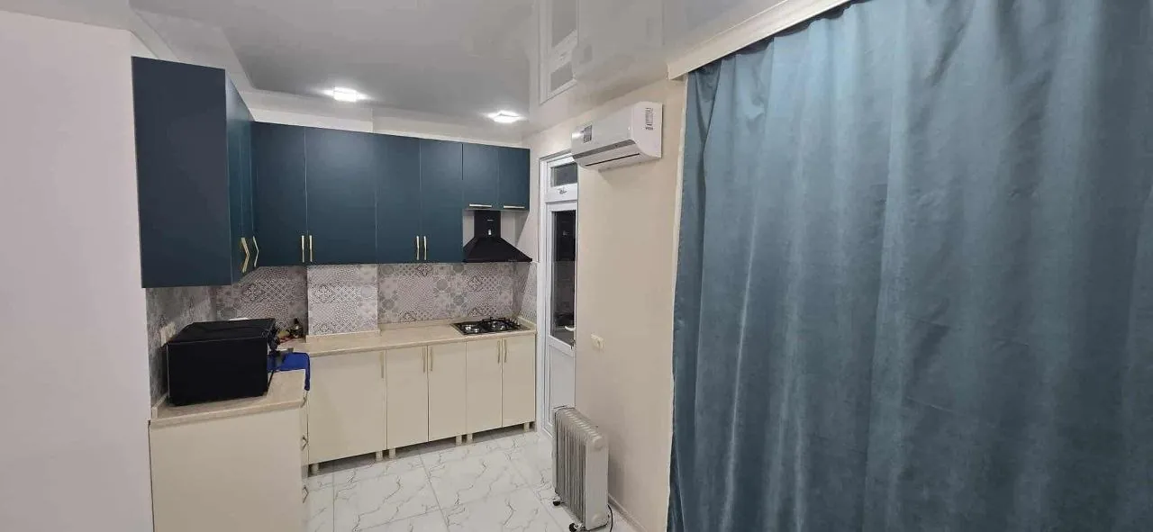Квартира 45 м² с мебелью на Ангиса 3