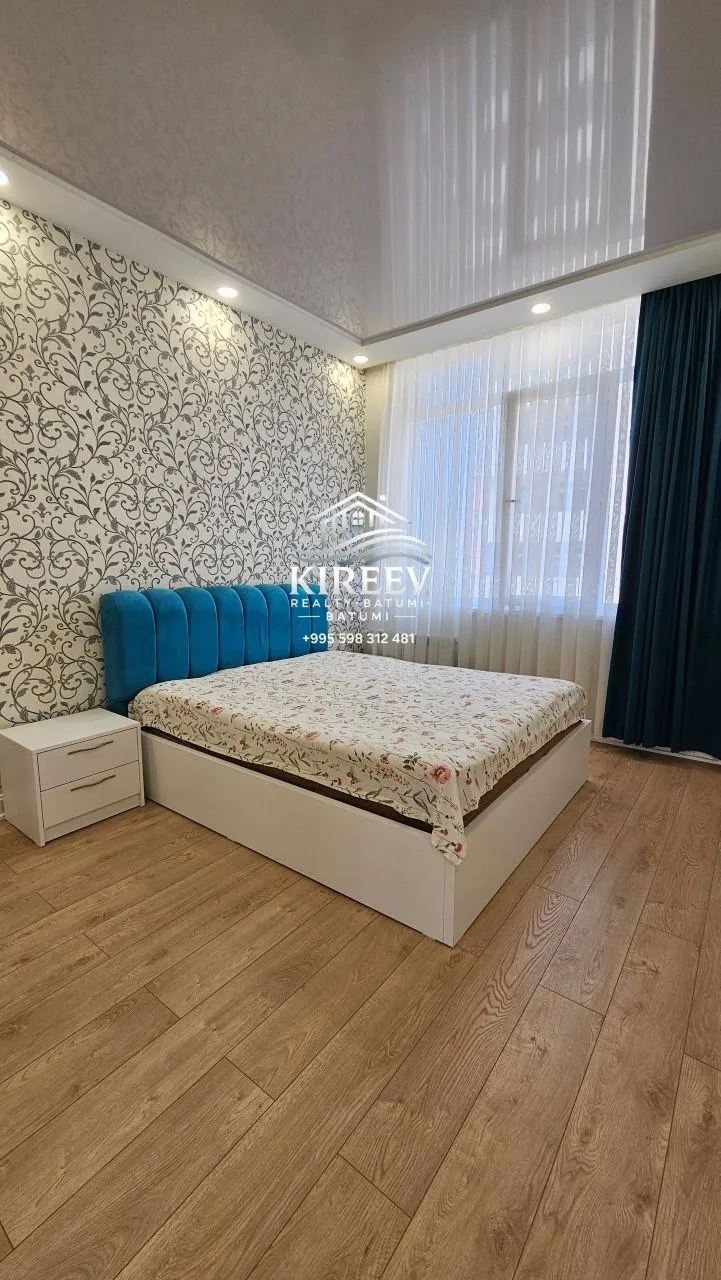 Квартира 52 м² с 1 спальней на Такаишвили 4