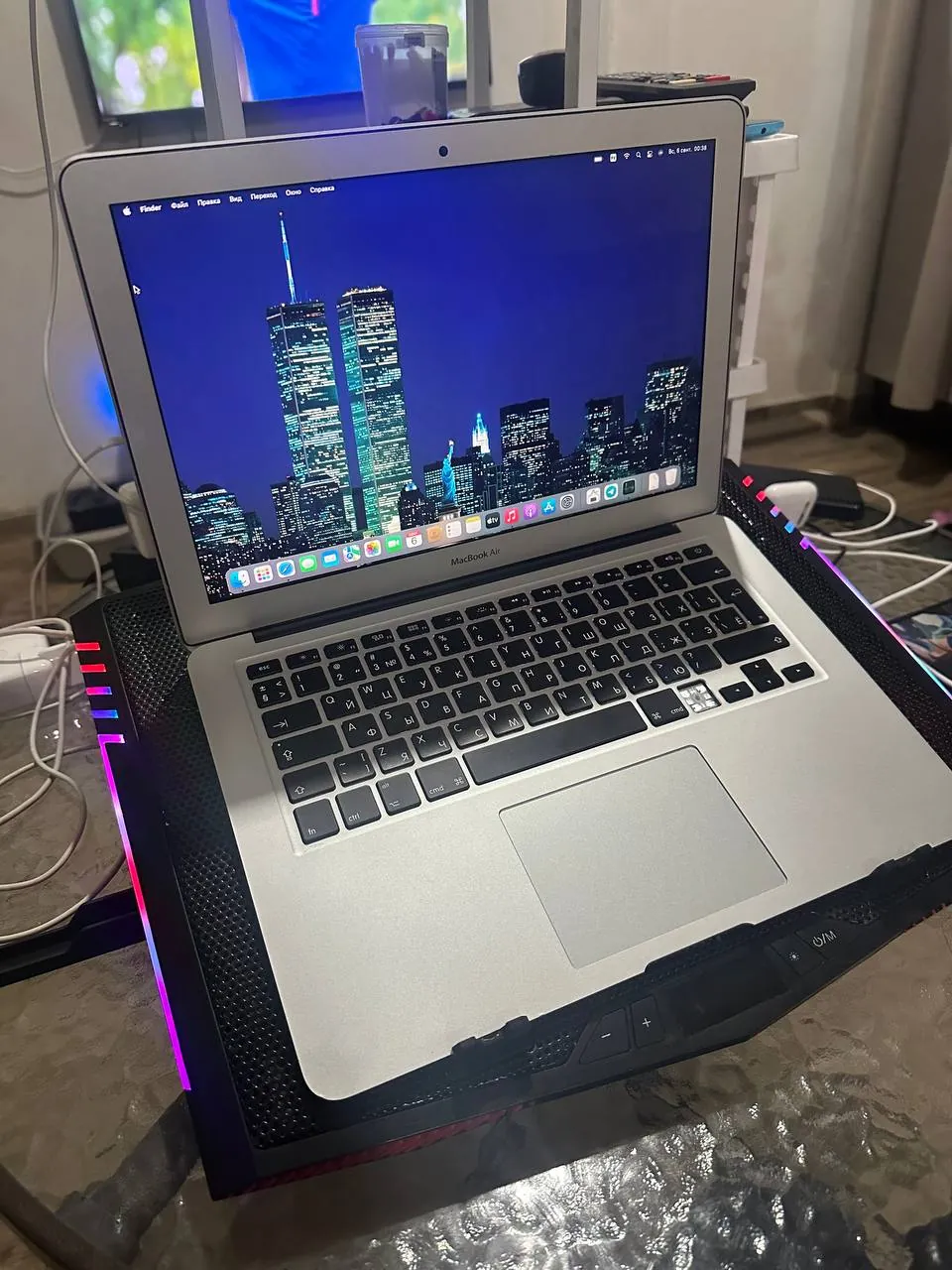 Ноутбук MacBook Air 2015, 4 ГБ и 128 ГБ SSD 2