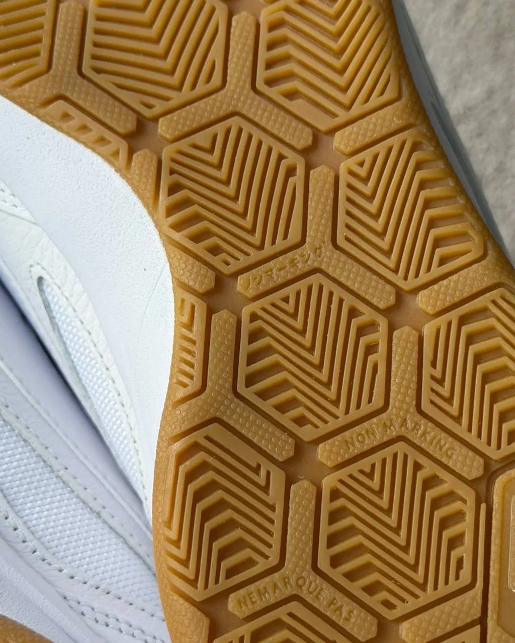 Кроссовки Nike Gatto новые, размер 42-42.5 5