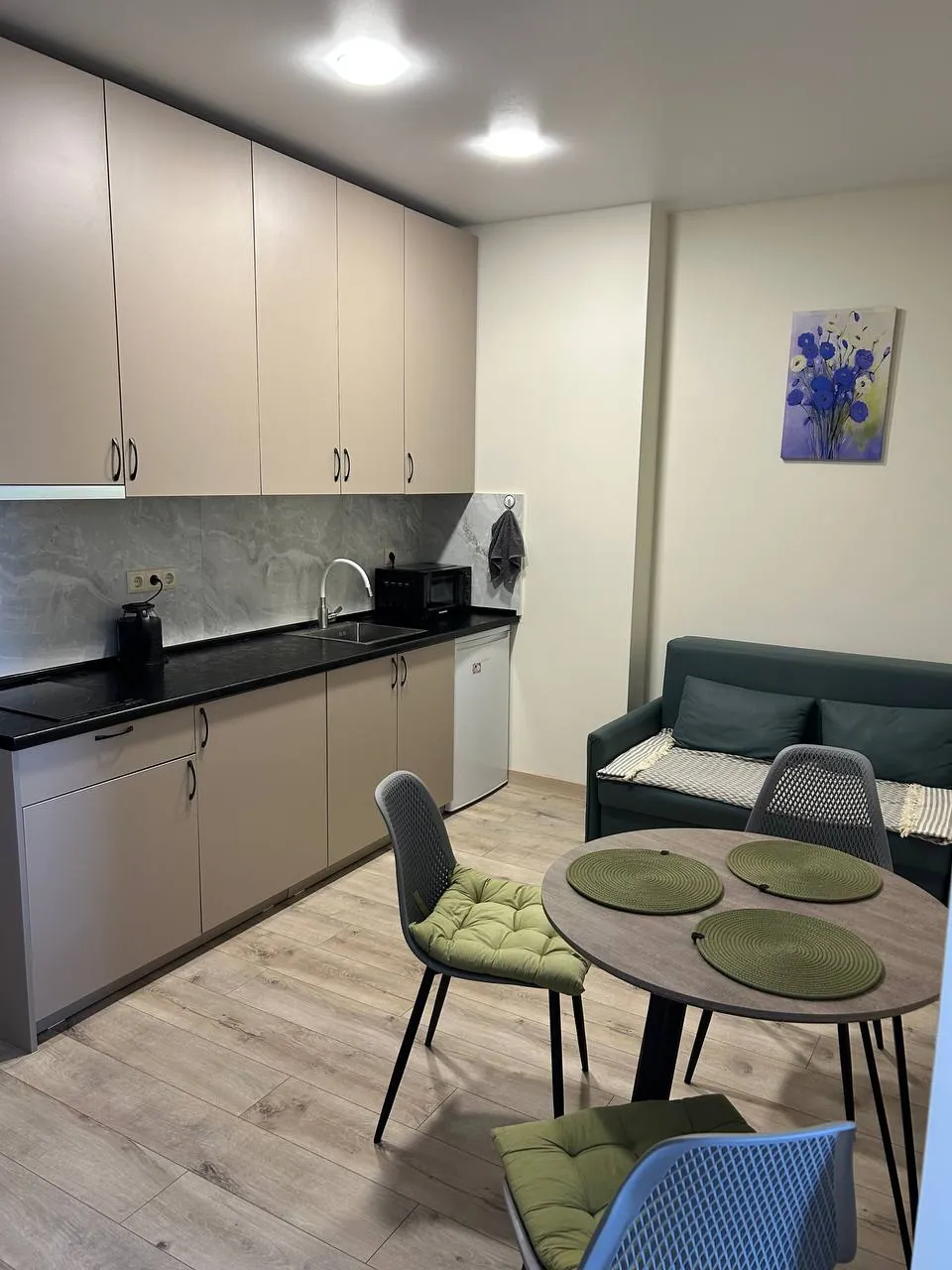 Квартира 43 м² с видом на стадион в Батуми 6