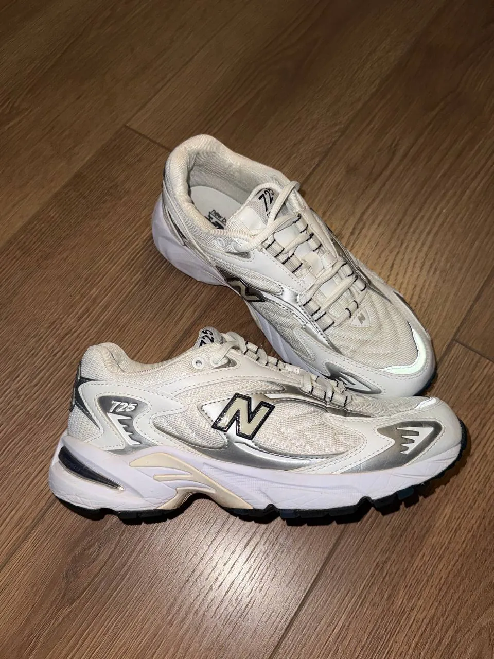 Кроссовки New Balance 725 размера 39.5 1