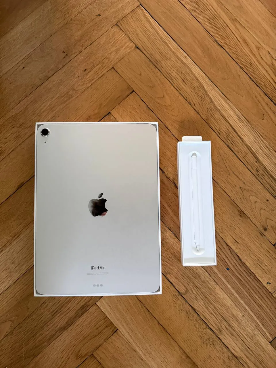 IPad Air 5 64GB Starlight с Apple Pencil 2