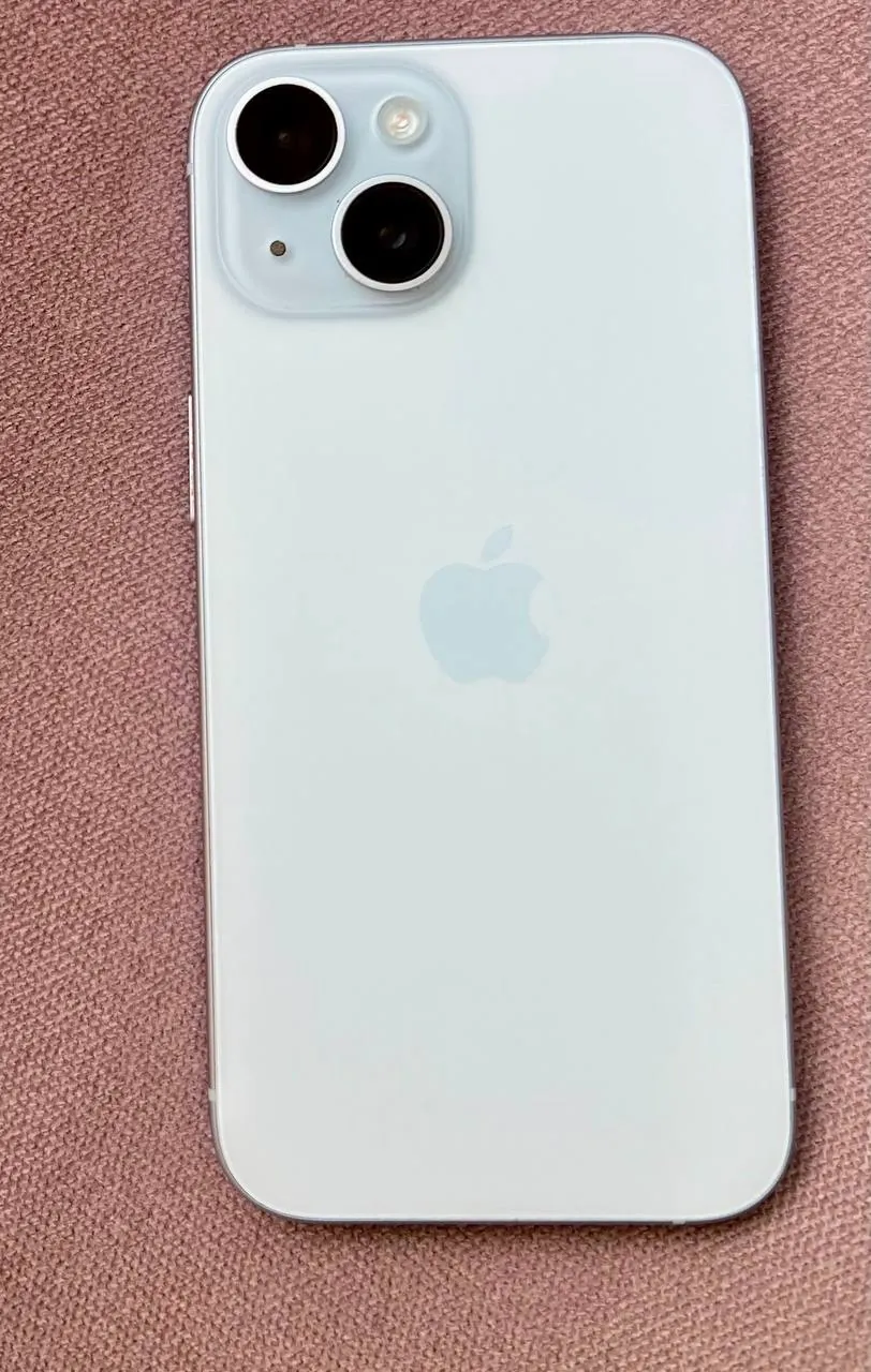 IPhone 15 в аккуратном состоянии без дефектов 5