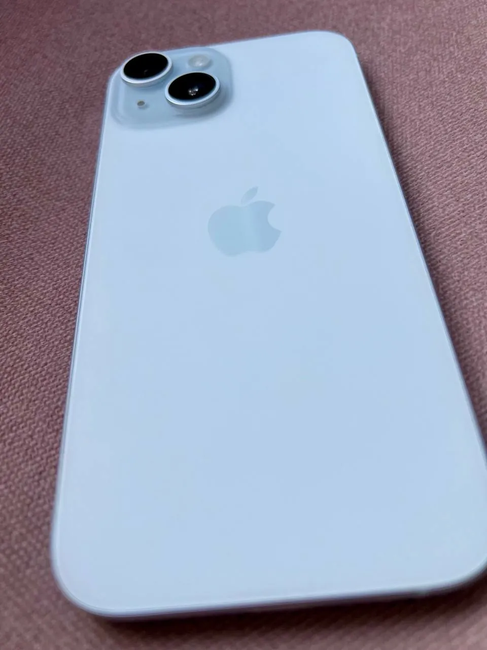 IPhone 15 в аккуратном состоянии без дефектов 2