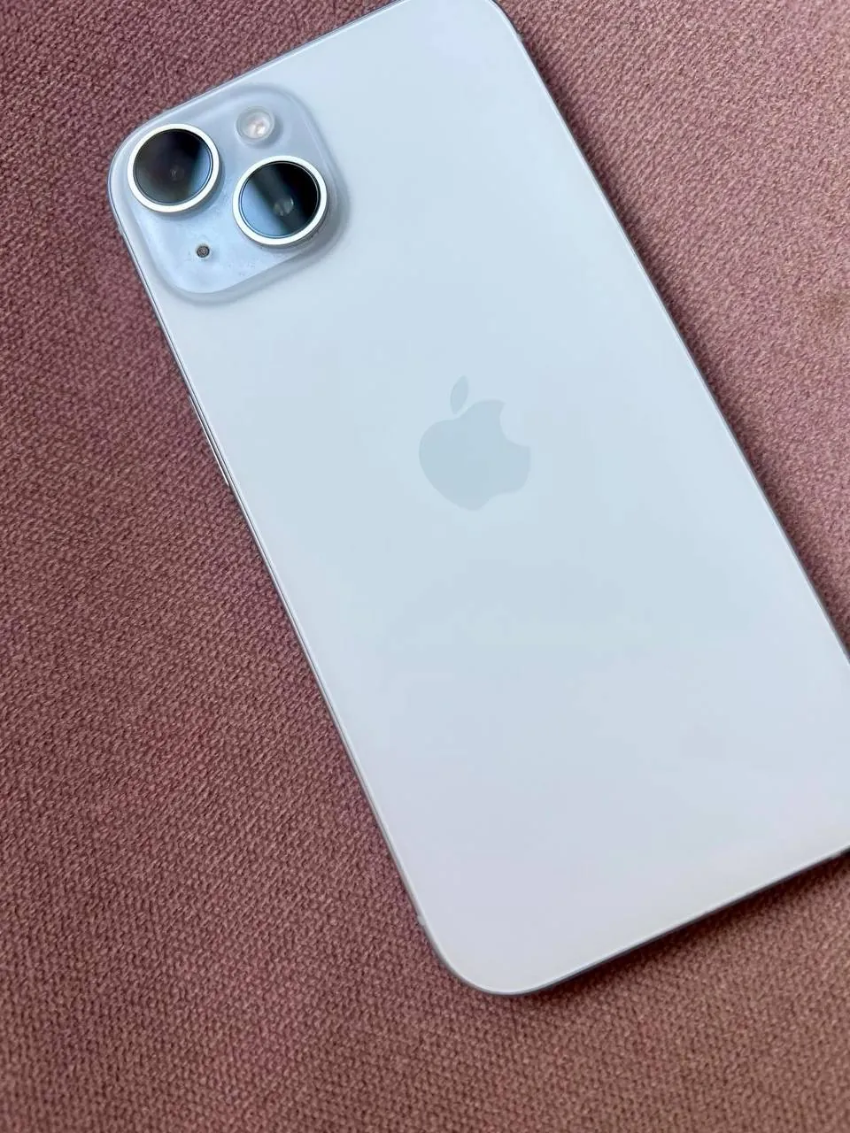 IPhone 15 в аккуратном состоянии без дефектов 4