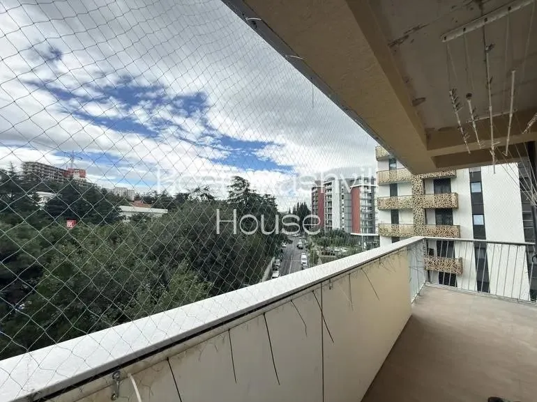 Квартира 120 м² с паркингом в Сабуртало 10
