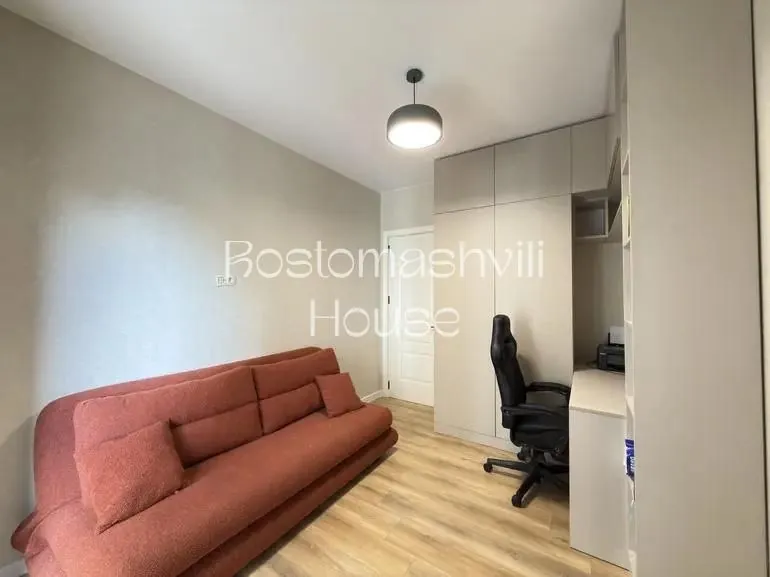 Квартира 120 м² с паркингом в Сабуртало 7