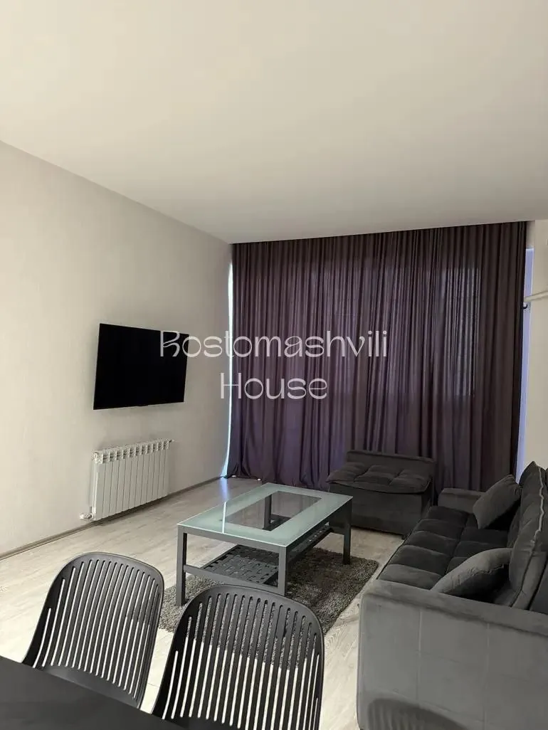 Квартира 100 м² с балконом в Сабуртало 2