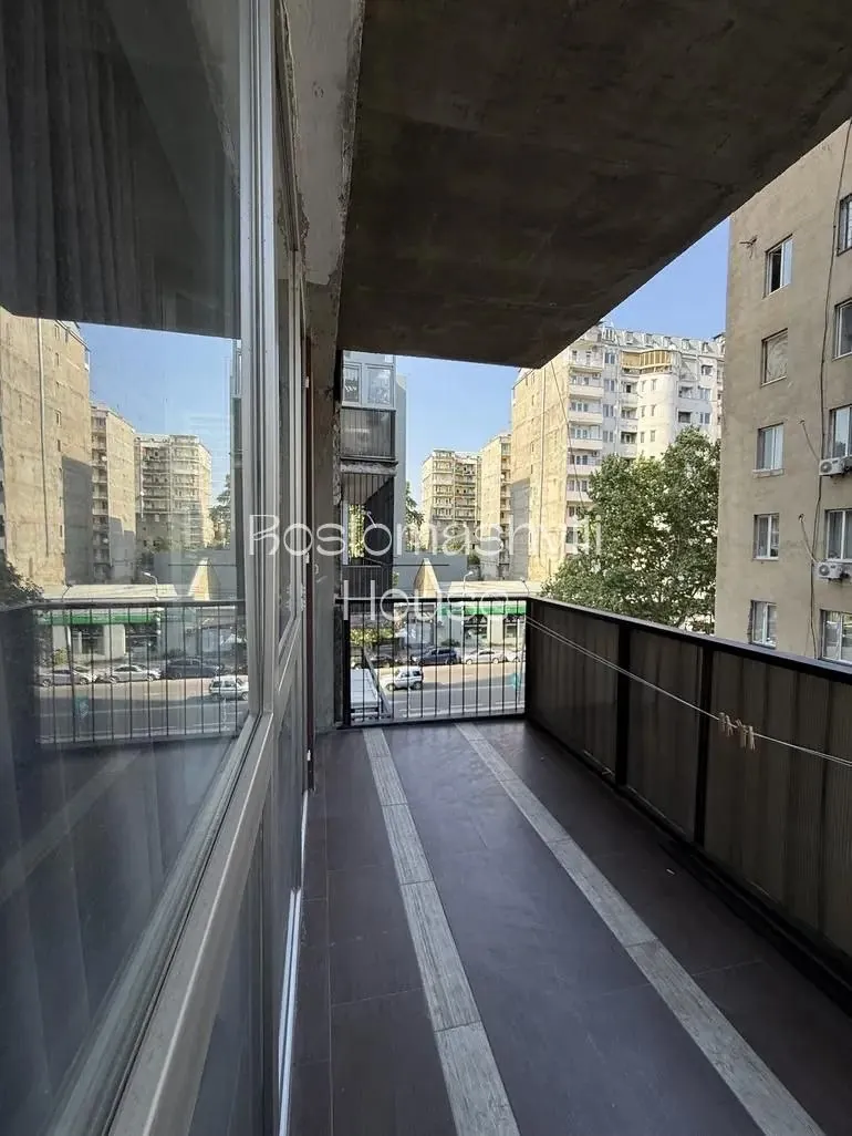 Квартира 100 м² с балконом в Сабуртало 7