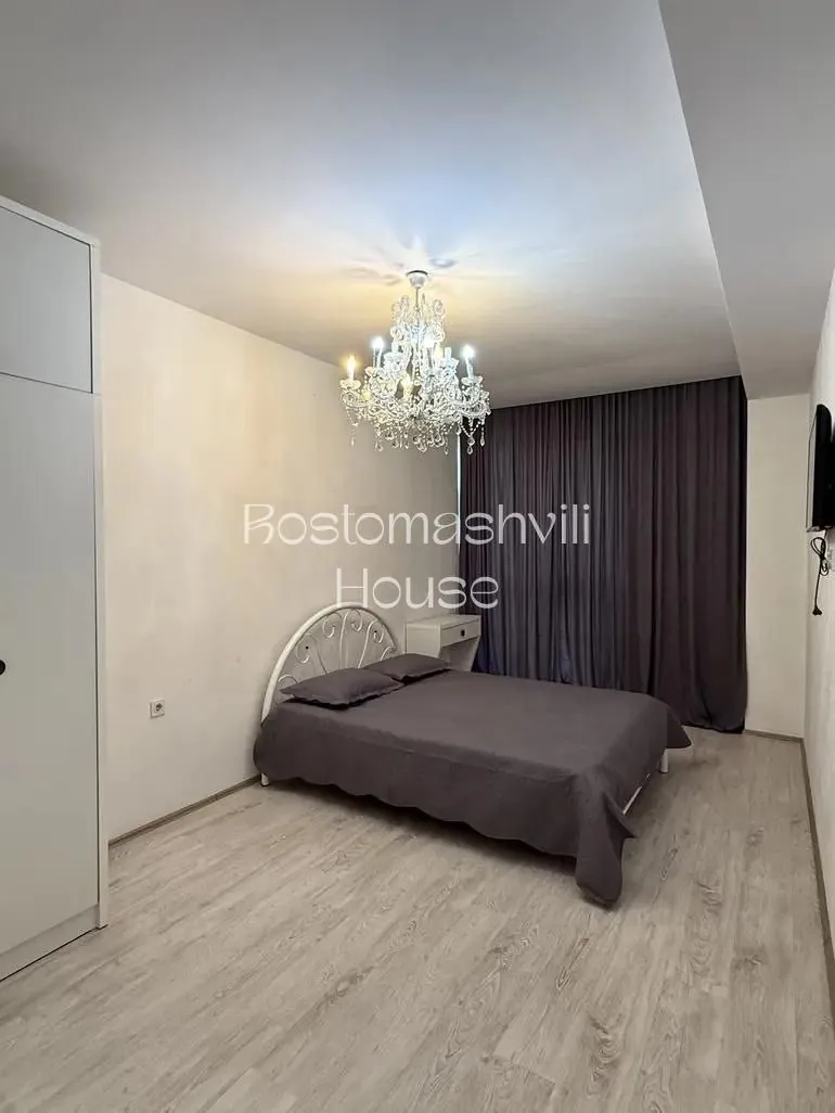 Квартира 100 м² с балконом в Сабуртало 5