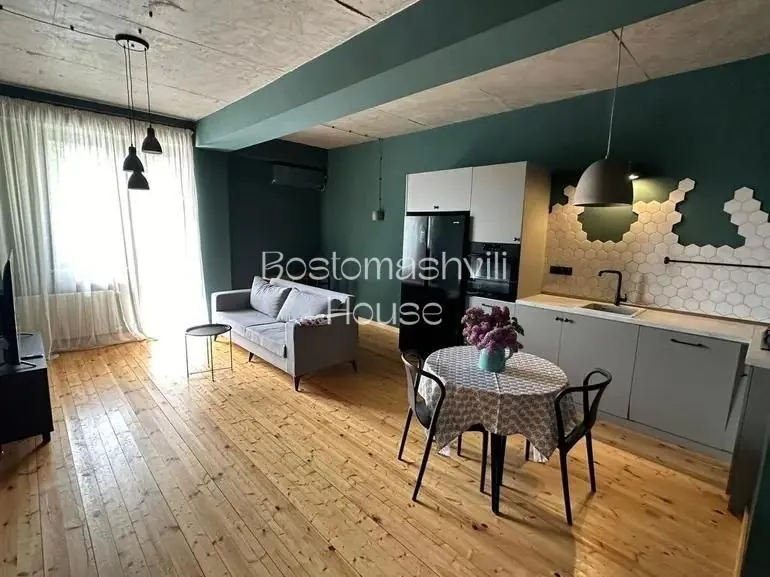 Квартира 68 м² с балконом в Мтацминда 2