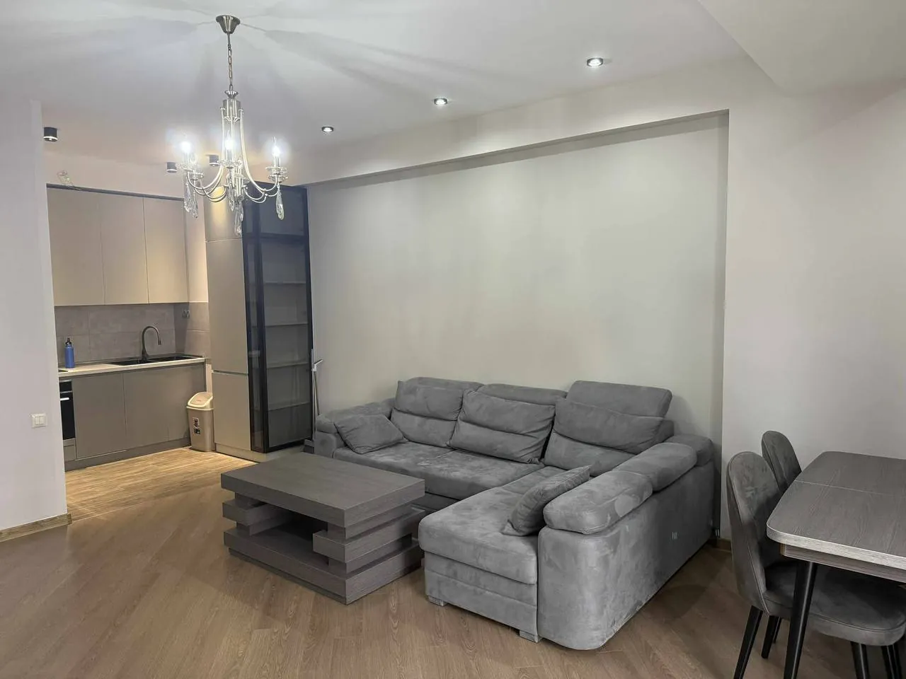 Квартира 75 м² с балконом в Сабуртало 2