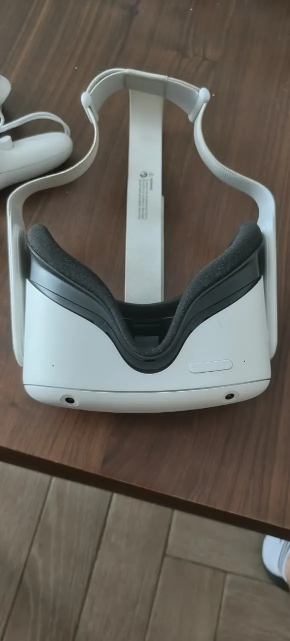VR-гарнитура Meta Quest 2 как новая 2