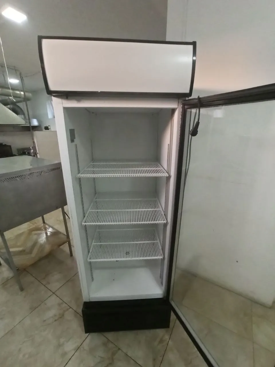 Холодильный шкаф-витрина Procool для бизнеса 3