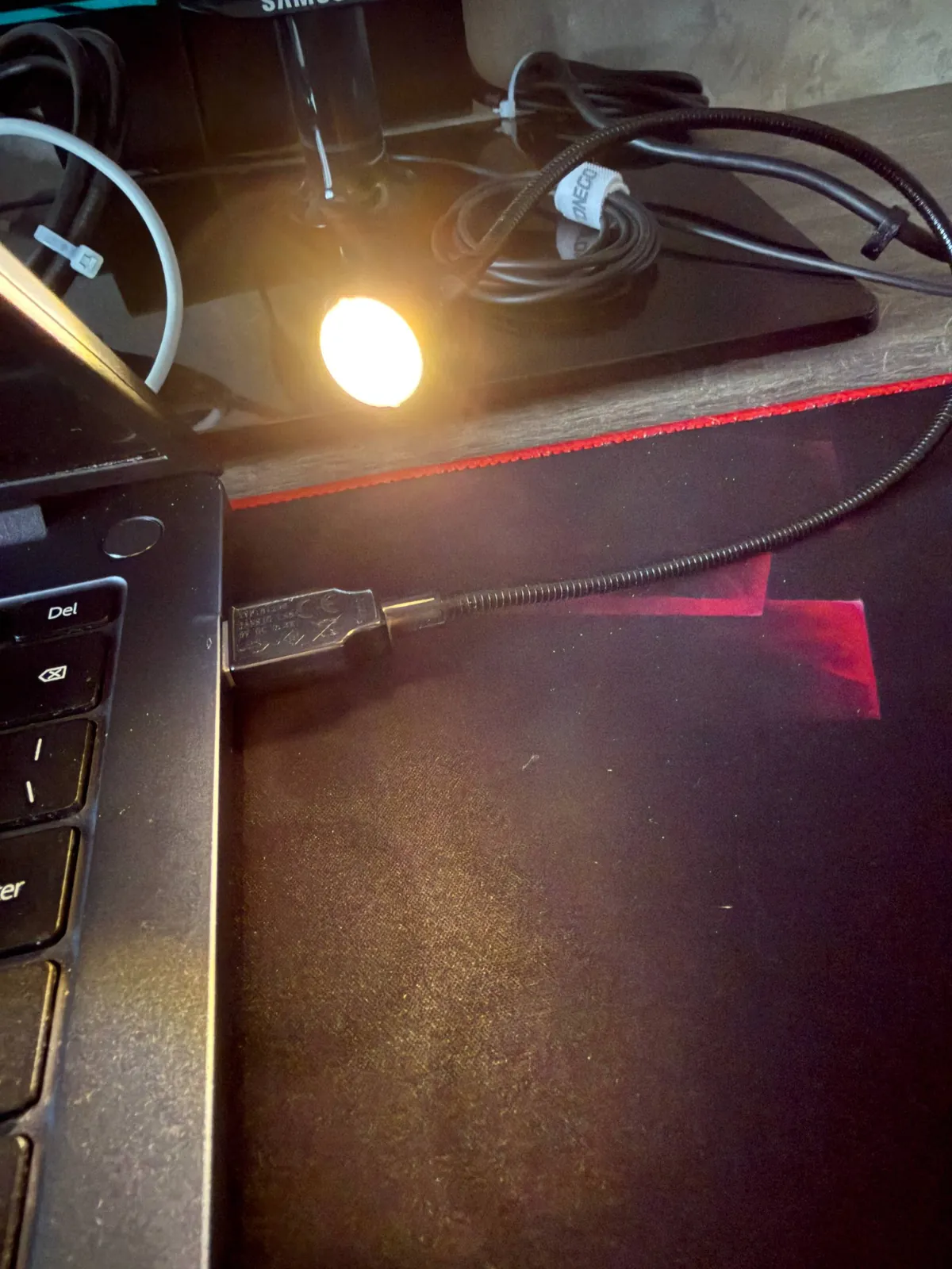 USB-светильник настольный компактный 1