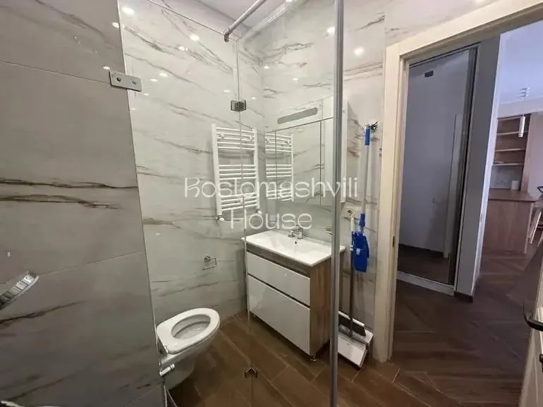 Квартира 75 м² с 2 спальнями в Сабуртало 8