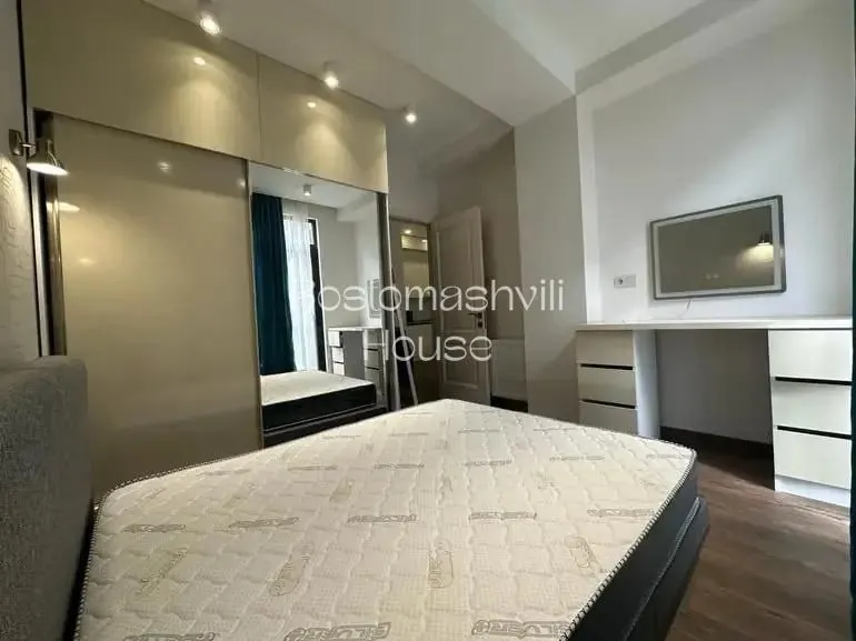 Квартира 75 м² с 2 спальнями в Сабуртало 5