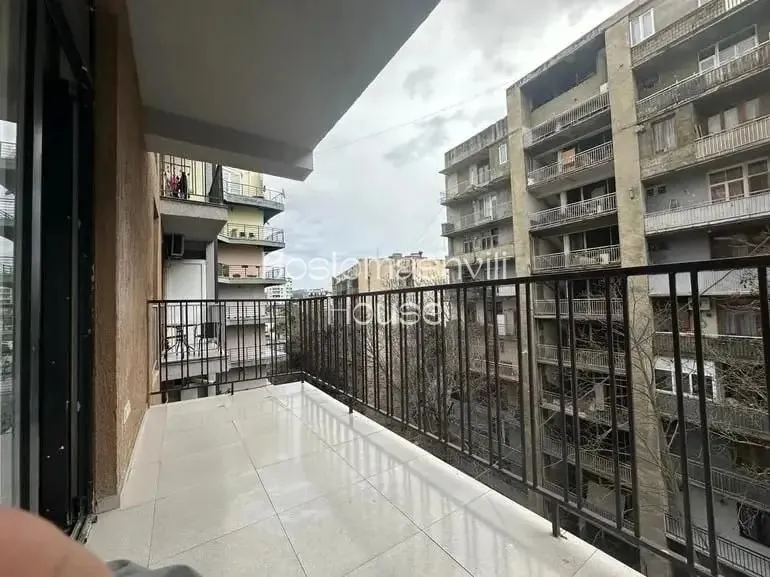 Квартира 75 м² с 2 спальнями в Сабуртало 10