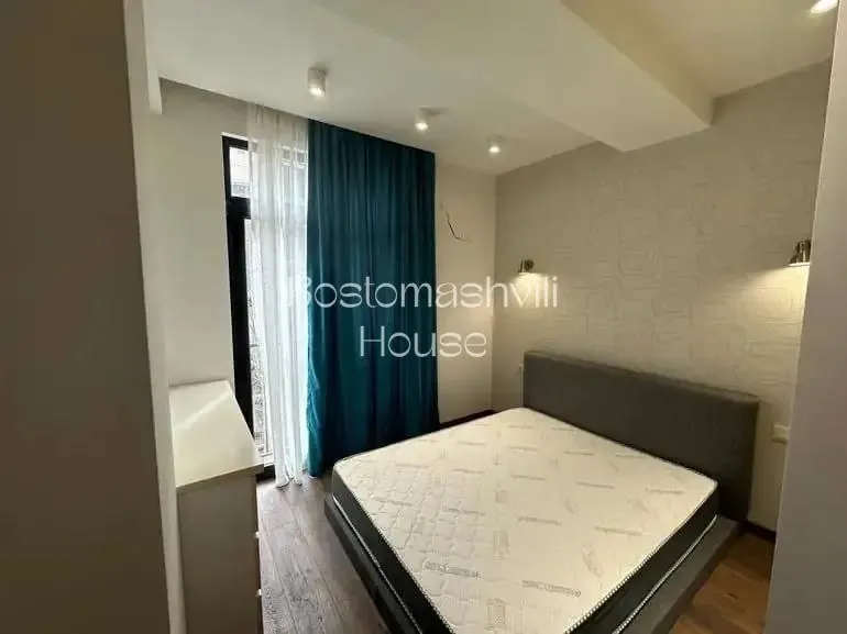 Квартира 75 м² с 2 спальнями в Сабуртало 4